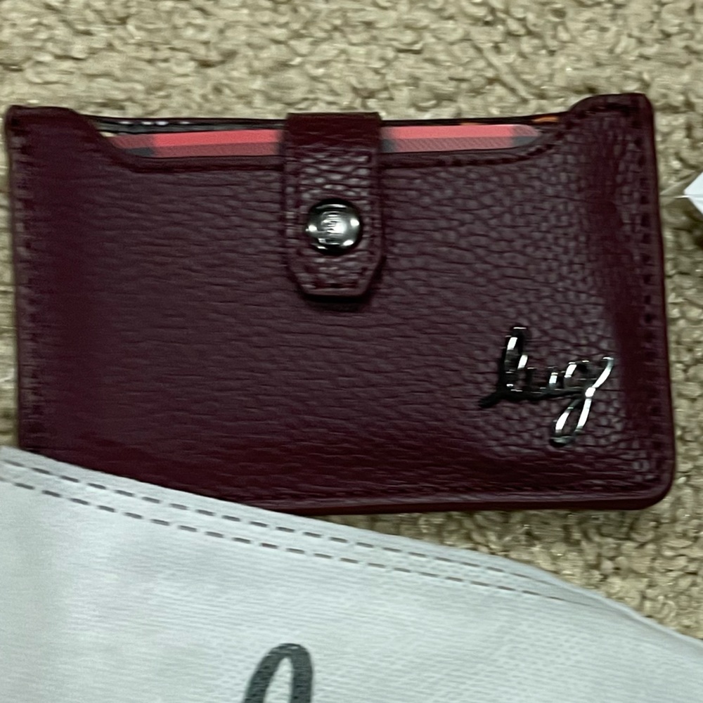 Lug Flip Card Holder in Vegan Leather